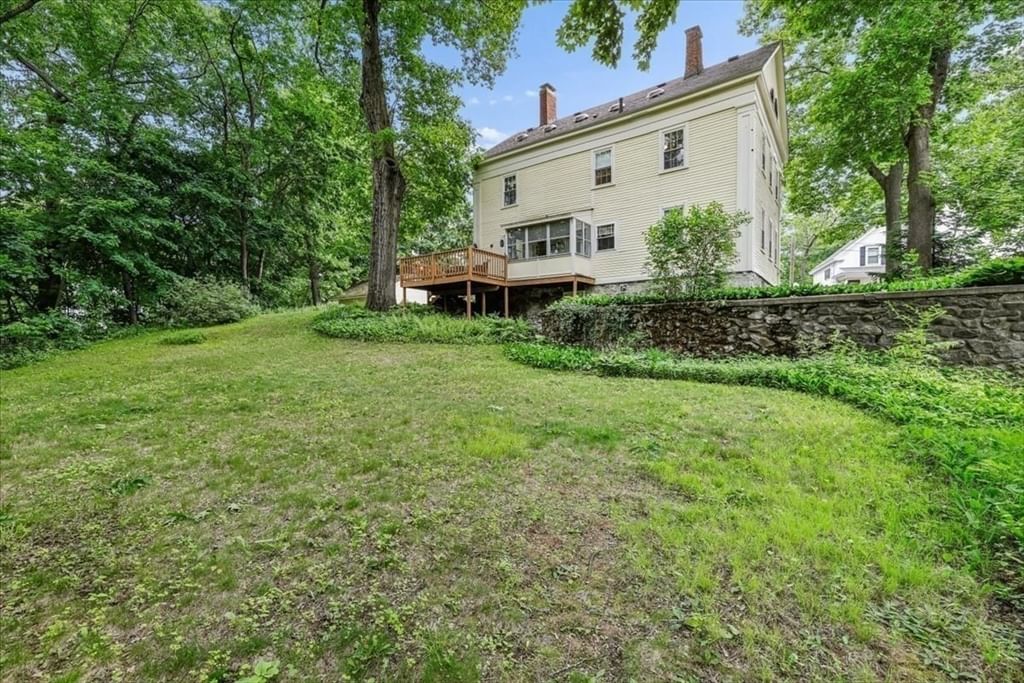 10 Summit Ave, Methuen, MA Photo #38