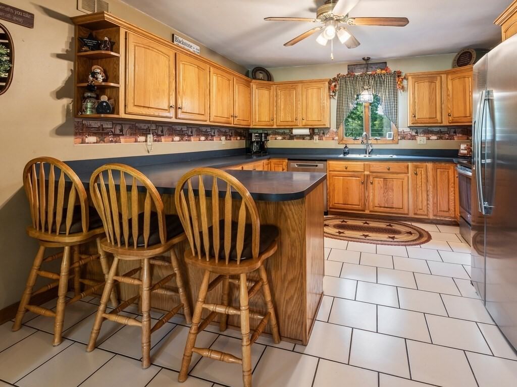 89 Elm St, Blackstone, MA 01504 photo 2