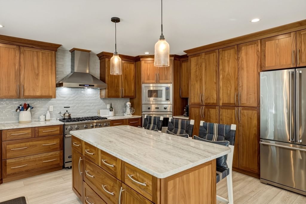 12 Crystal Ln, Hadley, MA 01035 photo 2