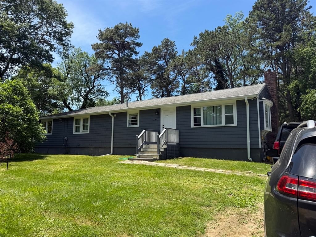 109 Blueberry Ln Barnstable — Photo 3 of 14