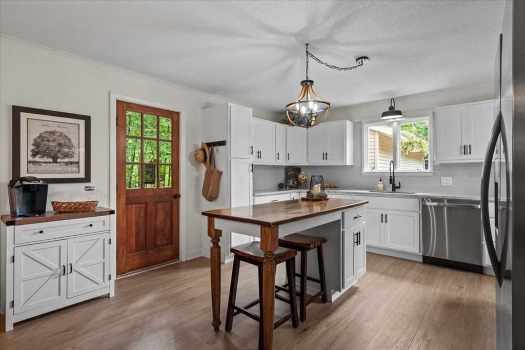 822 Hardwick Rd, Hardwick, MA 01031 photo 2