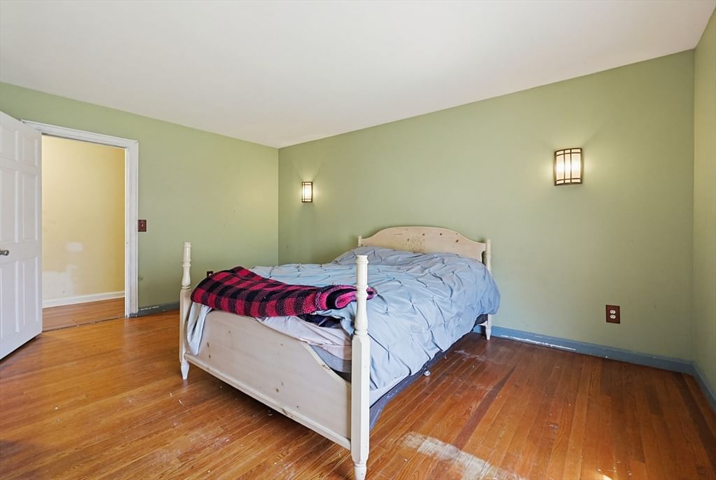 299 Broadway North Attleboro — Photo 21 of 39