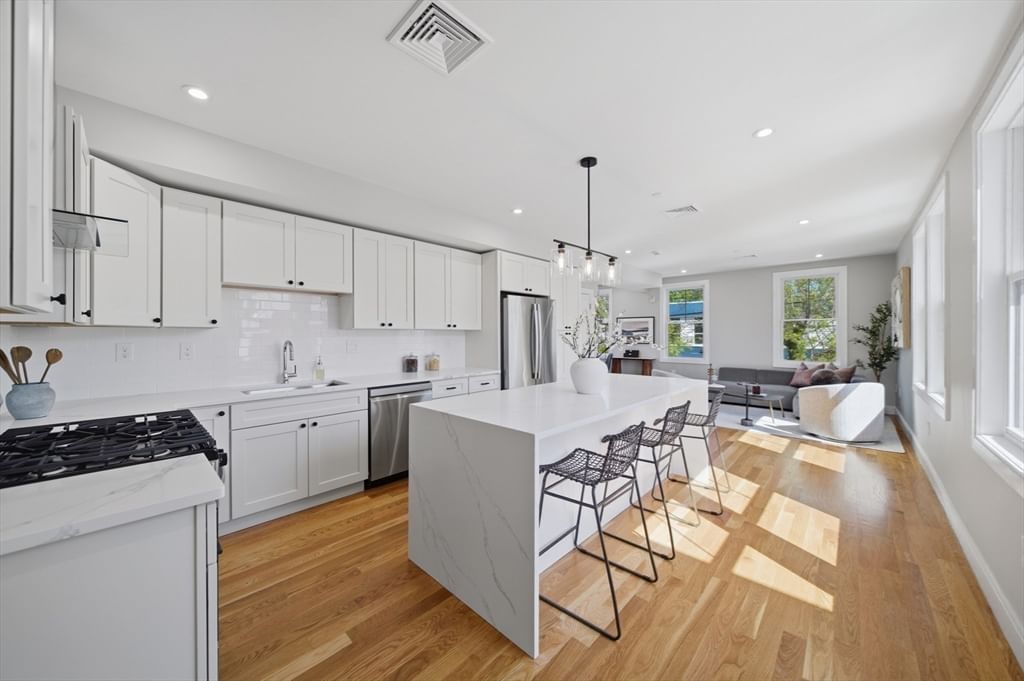 174 Walnut Street #2, Somerville, MA Photo #12