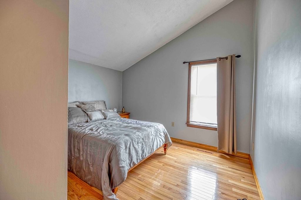 36 Mcgowan St Fall River — Photo 17 of 31