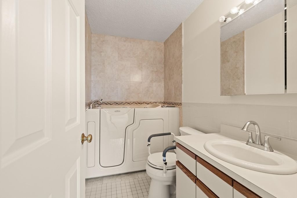 19 Olde Village Drive #1603 Salem — Photo 16 of 26