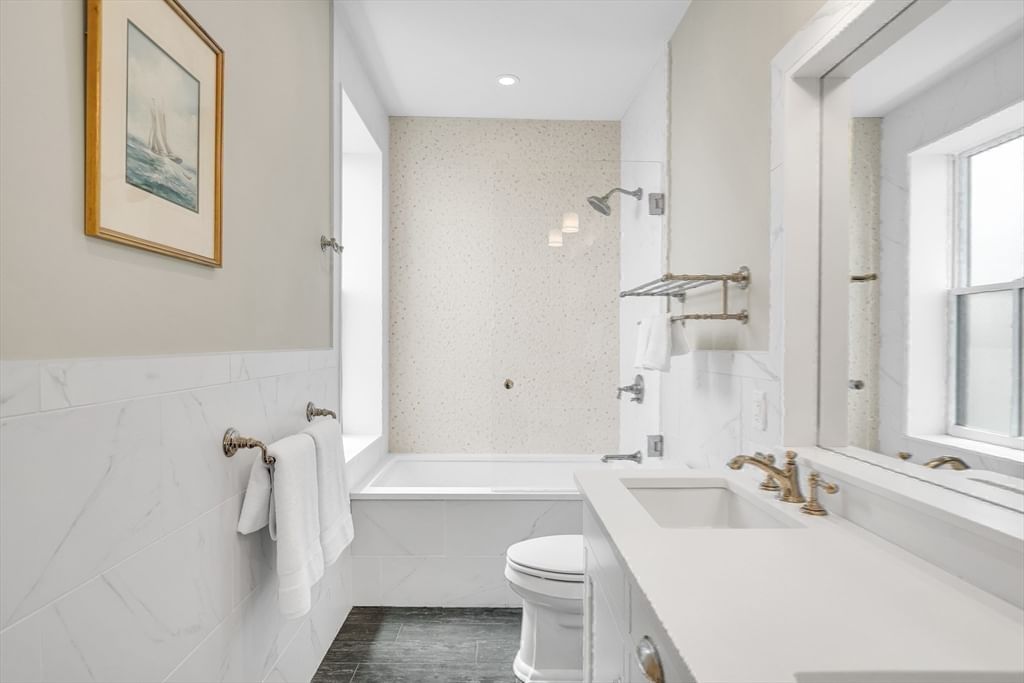 284 Bunker Hill St. #4 Boston — Photo 26 of 39