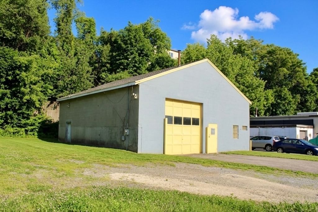 456 Franklin St Worcester — Photo 1 of 3