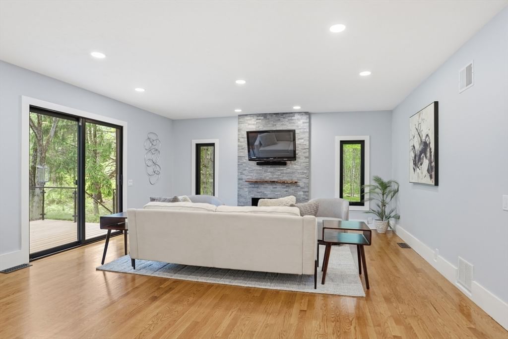 366 River Road Carlisle — Photo 10 of 42