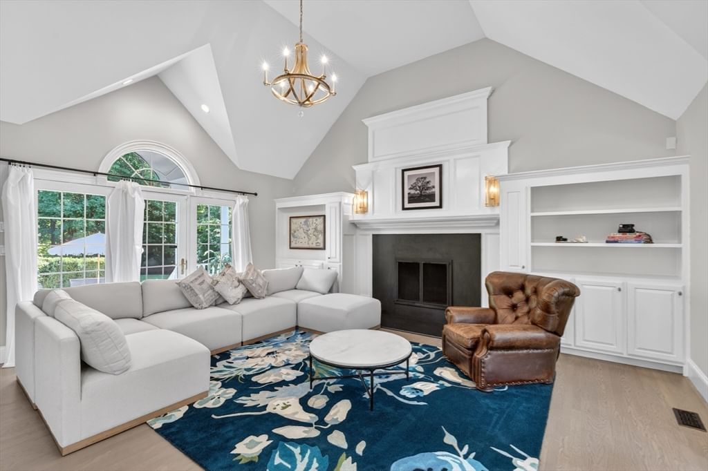 2 Watkins Ln Southborough — Photo 12 of 42