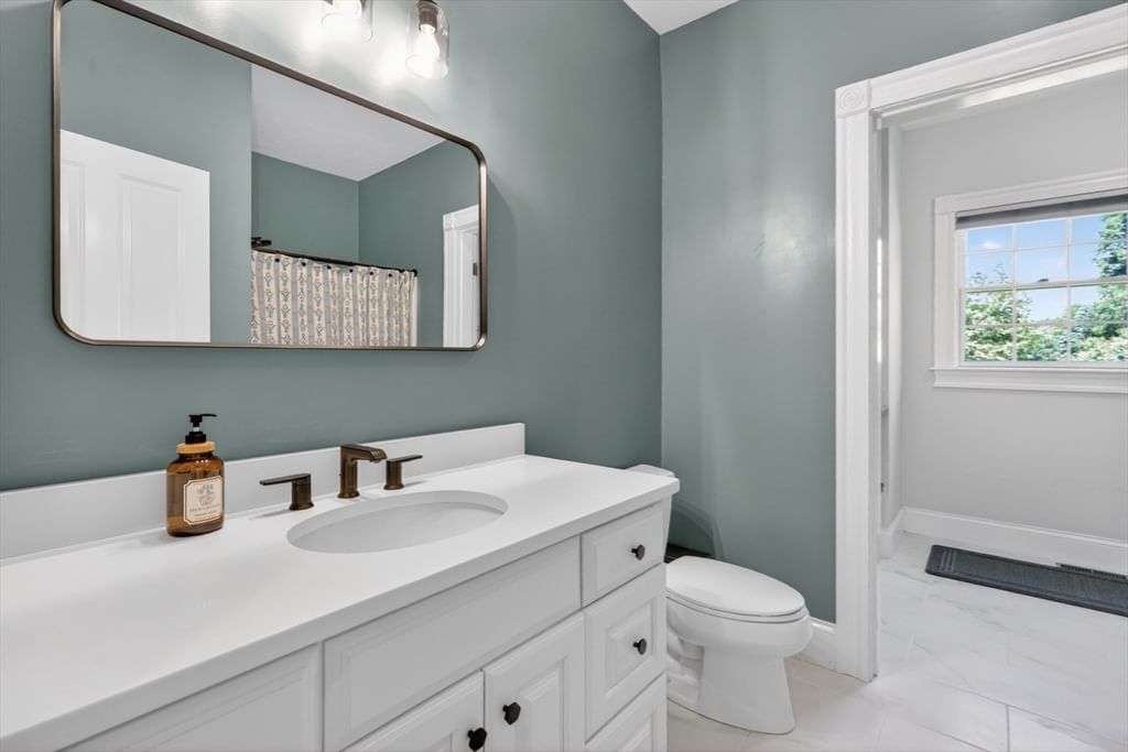 2 Watkins Ln Southborough — Photo 16 of 42