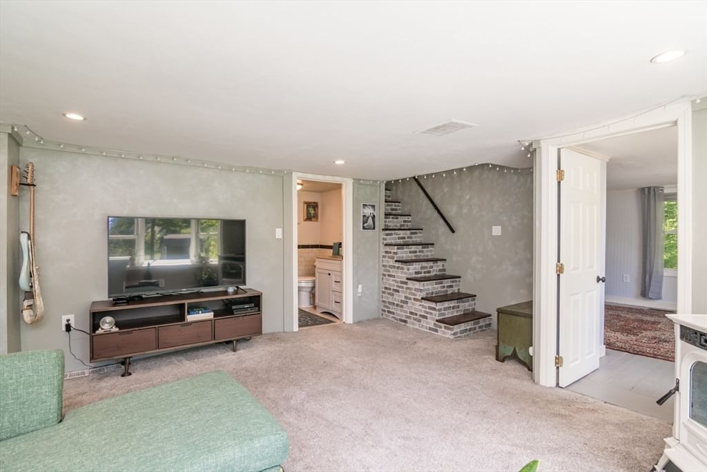 44 Linseed Rd, Hatfield, MA 01038 photo 3