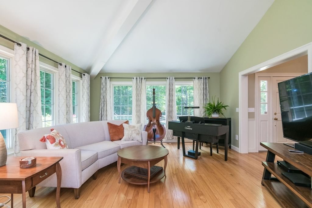 26 Briar Hill Rd, Williamsburg, MA 01096 photo 3