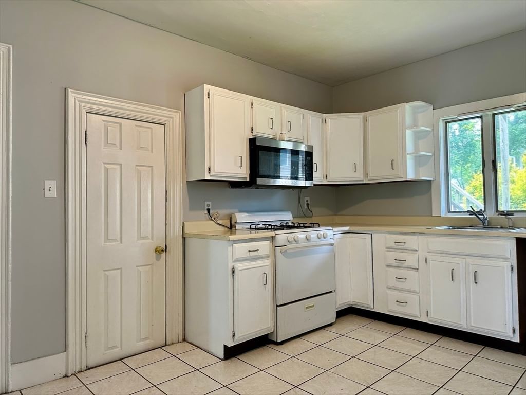 155 Dale Street Dedham — Photo 16 of 37