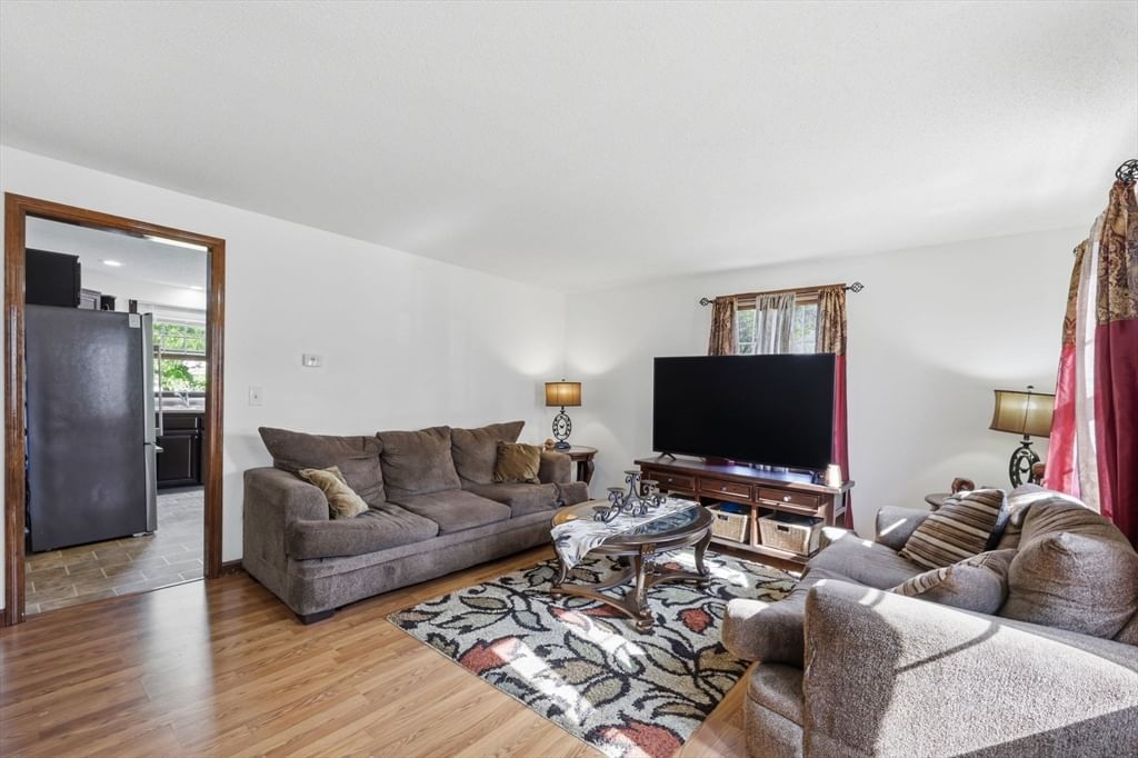 164 Arnold Ave Springfield — Photo 11 of 42
