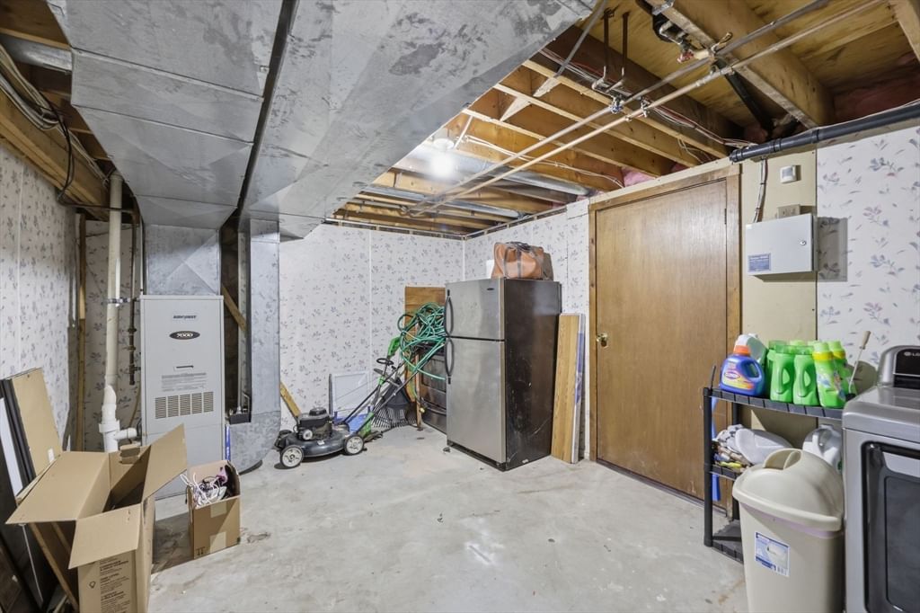 164 Arnold Ave Springfield — Photo 36 of 42