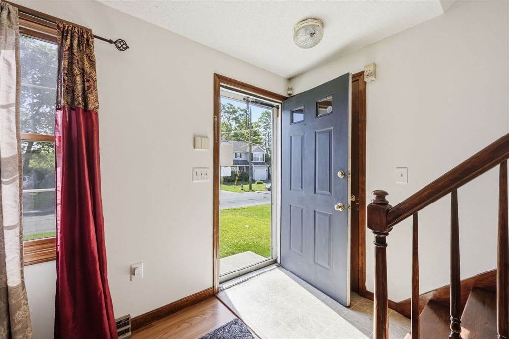 164 Arnold Ave Springfield — Photo 6 of 42