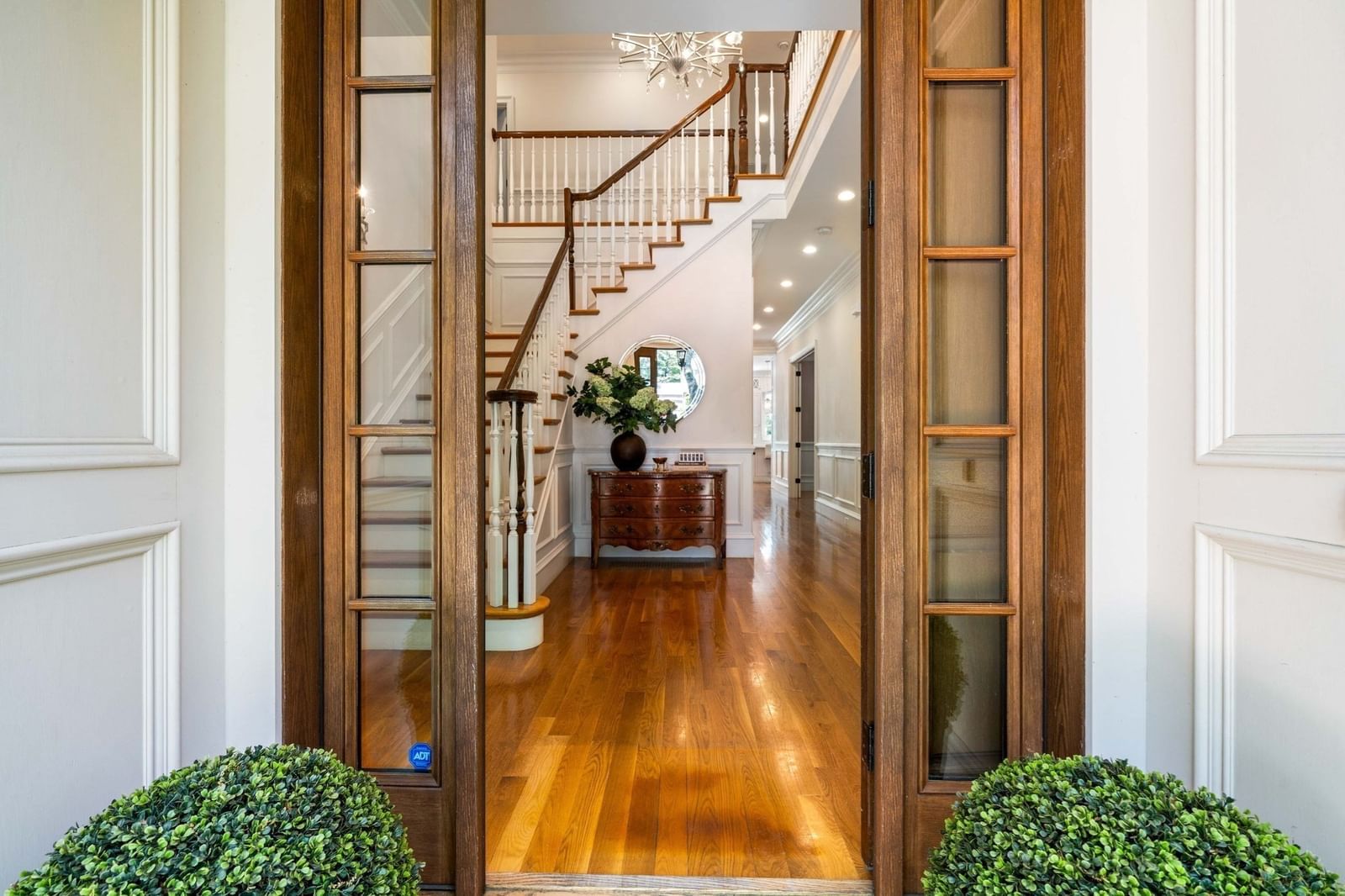 129 Rangeley Rd Brookline — Photo 3 of 42