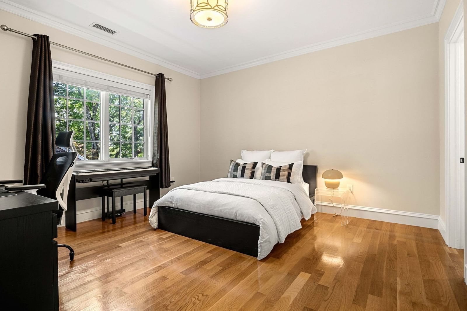 129 Rangeley Rd Brookline — Photo 32 of 42