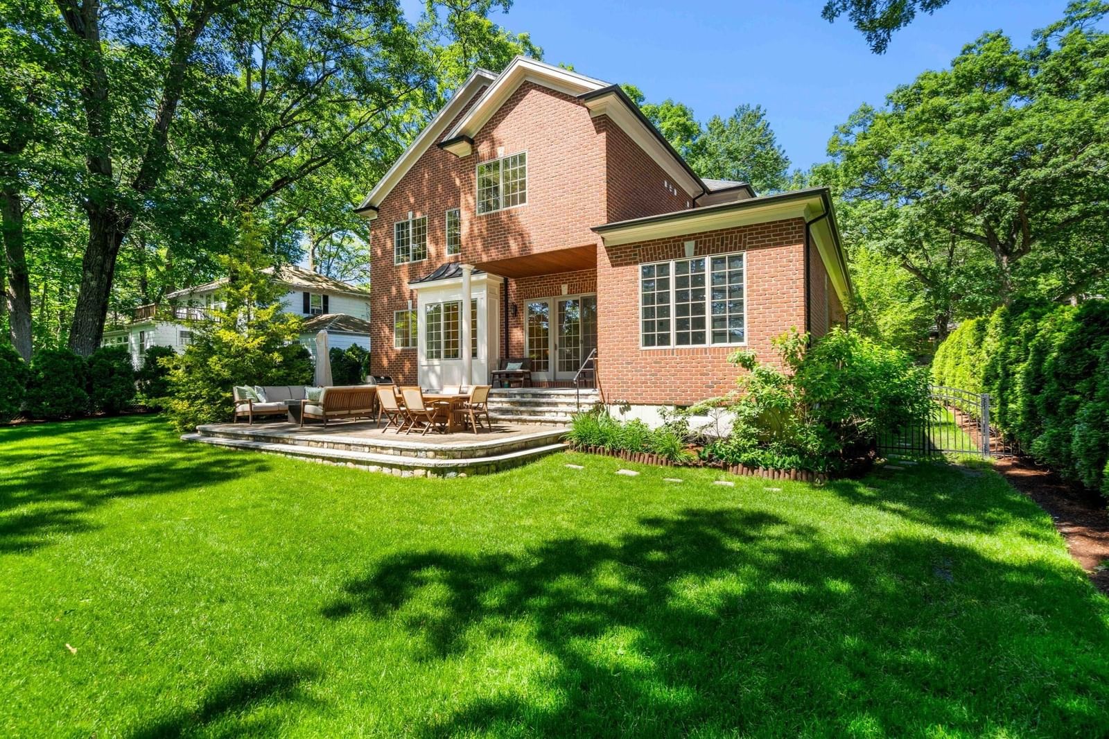 129 Rangeley Rd Brookline — Photo 6 of 42