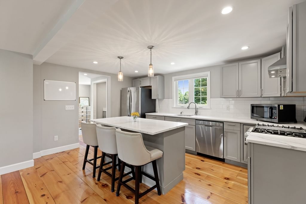 14 Bruce Ln, Wenham, MA 01984 photo 2
