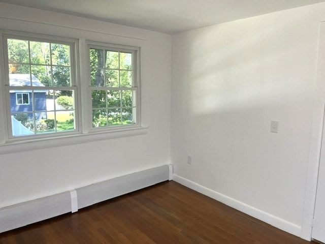 110 Longmeadow Dr Lowell — Photo 13 of 19