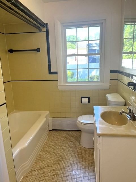 110 Longmeadow Dr Lowell — Photo 14 of 19