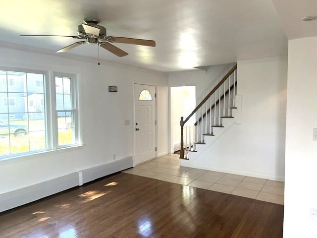 110 Longmeadow Dr Lowell — Photo 2 of 19