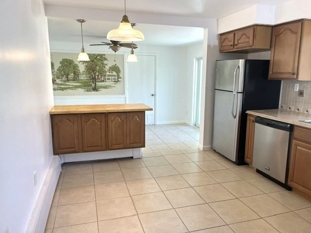 110 Longmeadow Dr Lowell — Photo 8 of 19