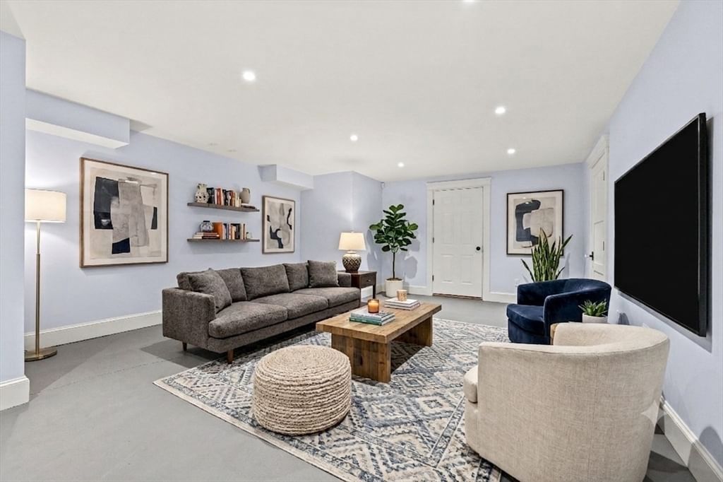 45 Whitehall Cir Beverly — Photo 36 of 42