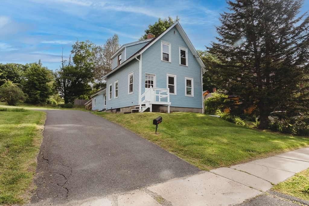 15 School St, Buckland, MA 01370 photo 5
