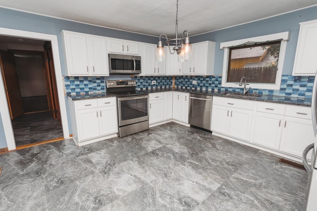 15 School St, Buckland, MA 01370 photo 2