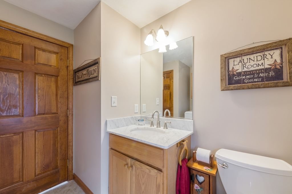 105 Shallow Pond Ln Plymouth — Photo 13 of 39