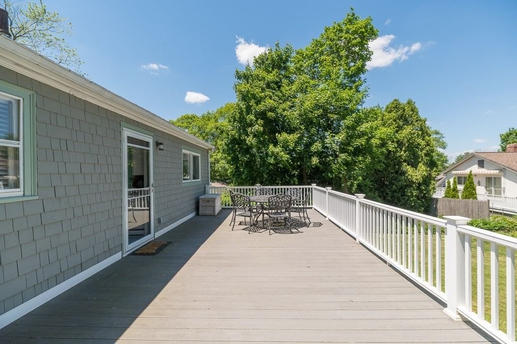 18 Traverse Street Gloucester — Photo 14 of 41