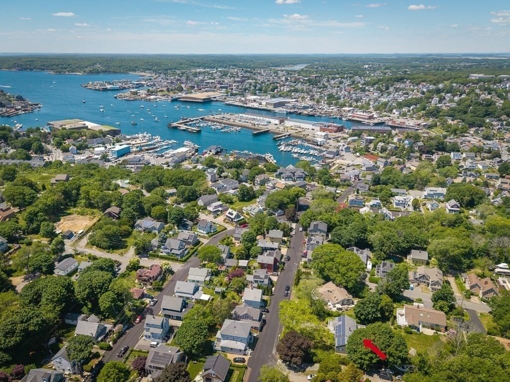 18 Traverse Street Gloucester — Photo 5 of 41