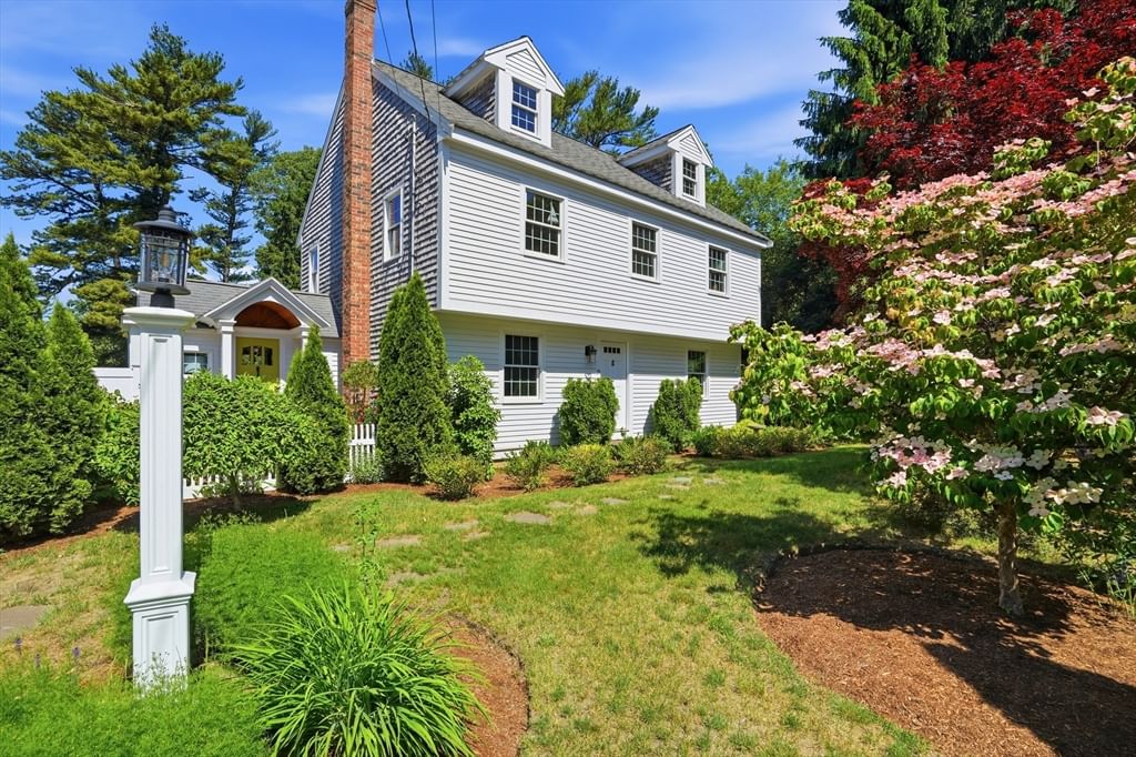 Property at 26 Acorn St, Duxbury, MA 02332