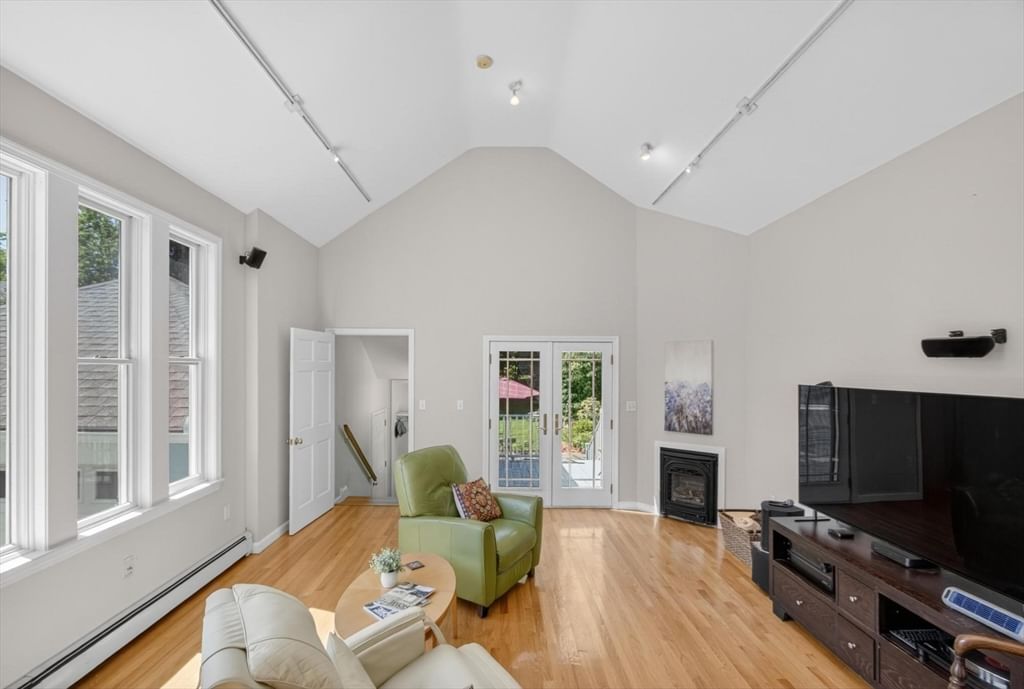 12 Middle St Lexington — Photo 12 of 26
