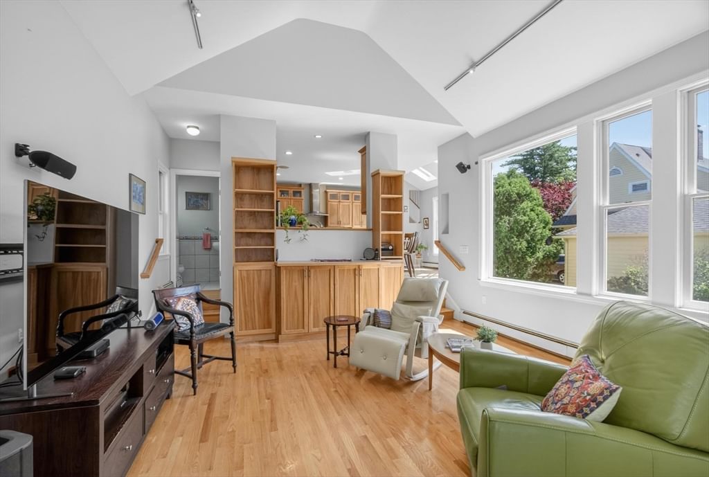 12 Middle St Lexington — Photo 13 of 26