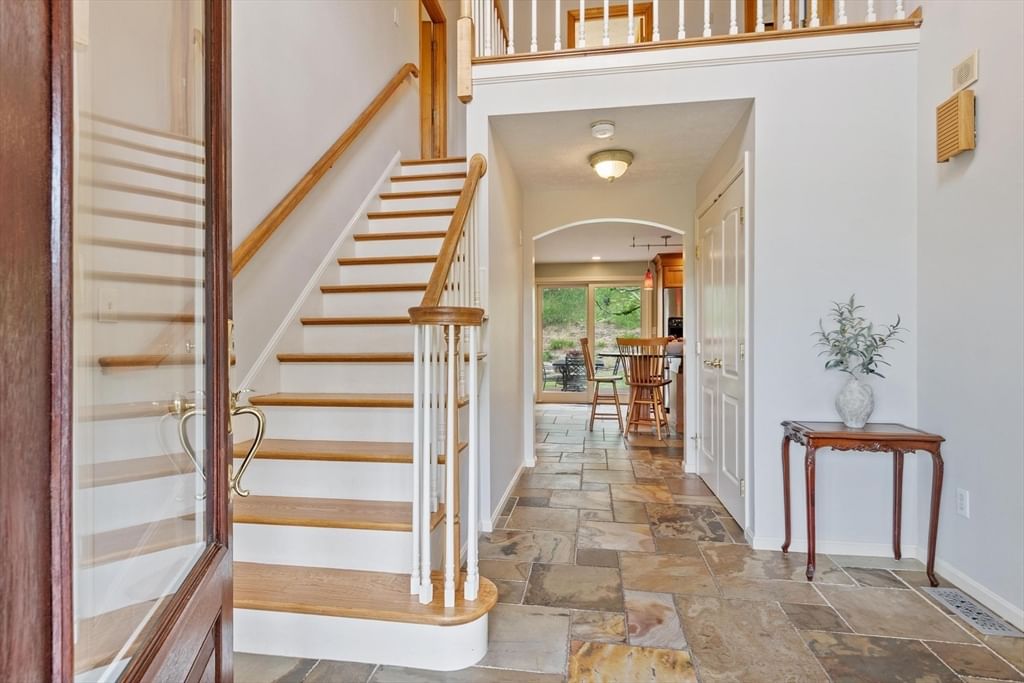 5 Overlook Circle, Westford, MA, 5 Overlook Circle, Westford, MA Photo #8