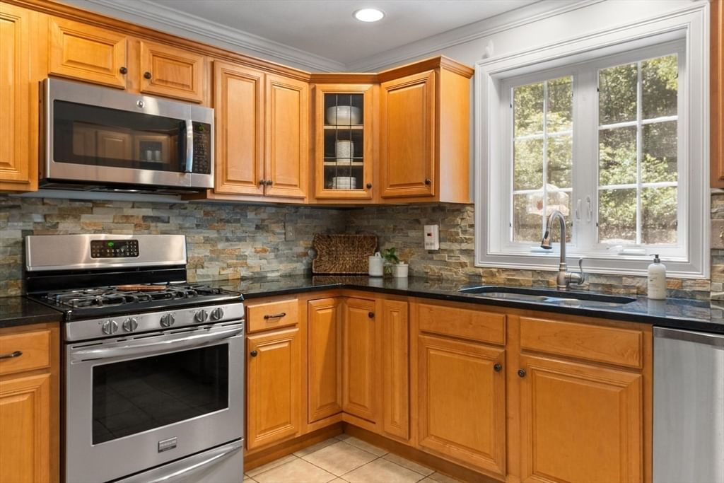 682 Ashburnham Hill Rd Fitchburg — Photo 10 of 42