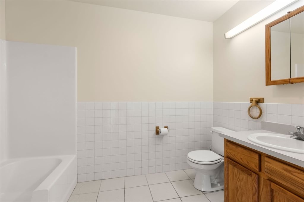 218 Reservoir St #103, Holden, MA 01520 photo 4