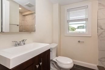 77 Rock Glen Rd Medford — Photo 13 of 28