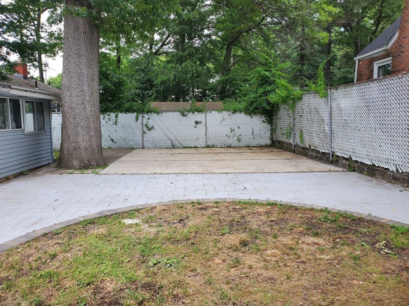 725 Bay St Springfield — Photo 23 of 24