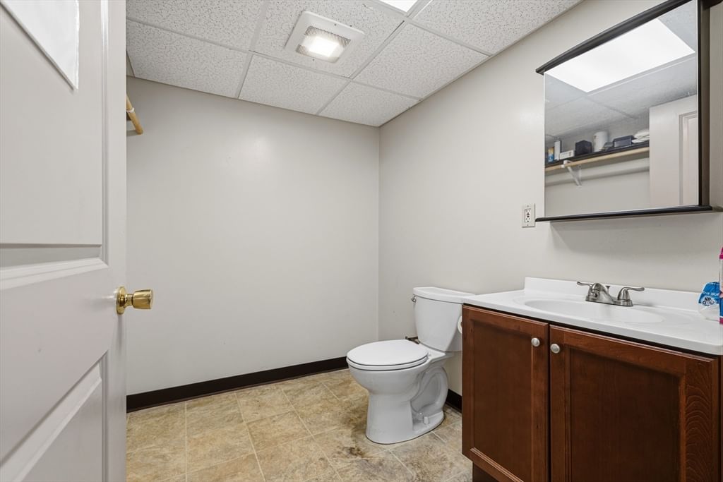 213 Peckham St Fall River — Photo 21 of 37