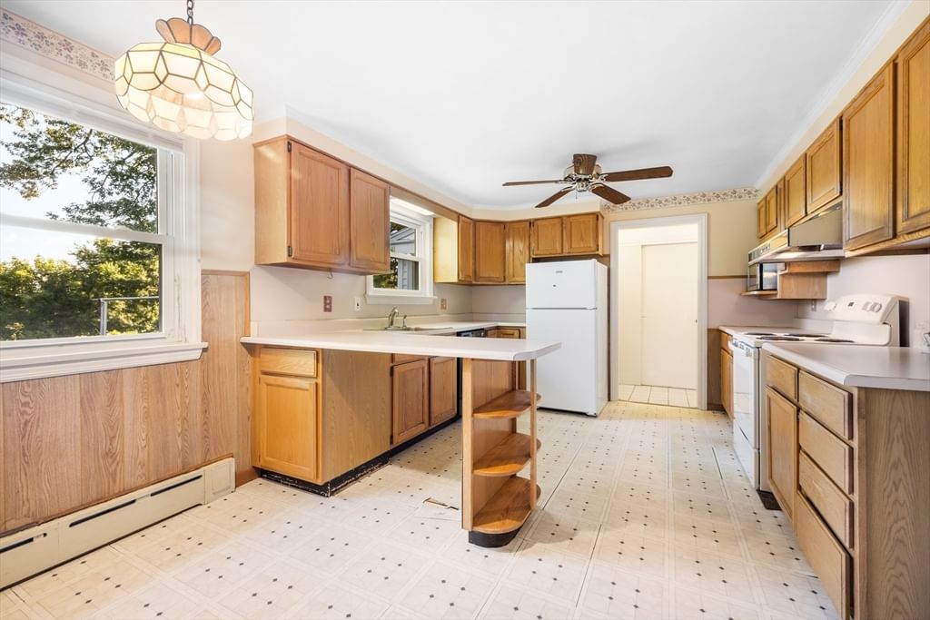 45 Indian Hill Rd Worcester — Photo 13 of 41