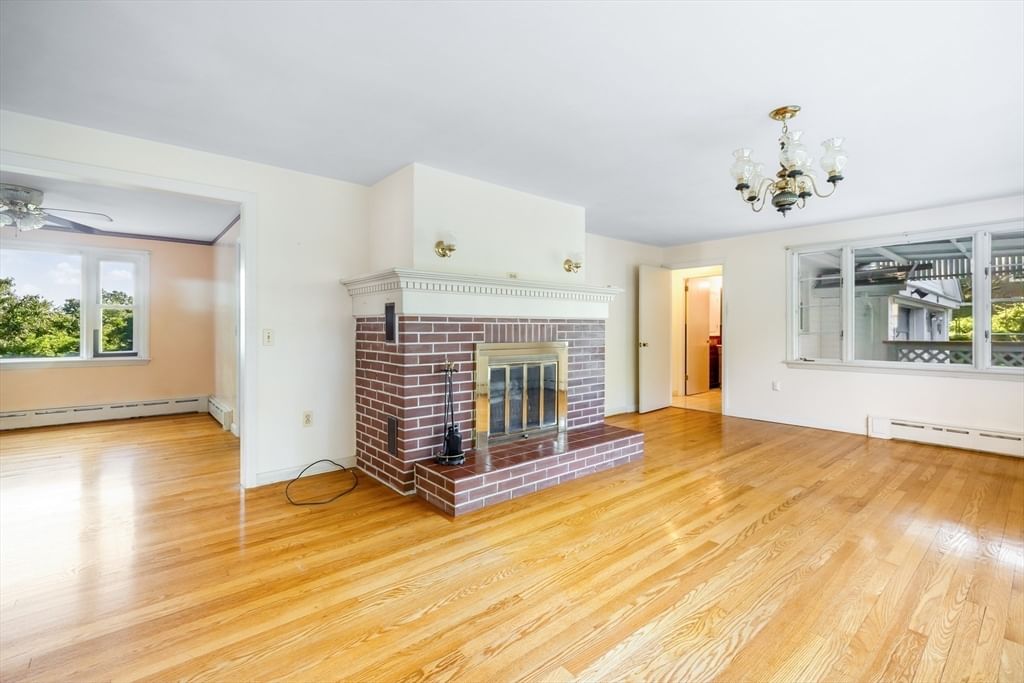 45 Indian Hill Rd Worcester — Photo 9 of 41
