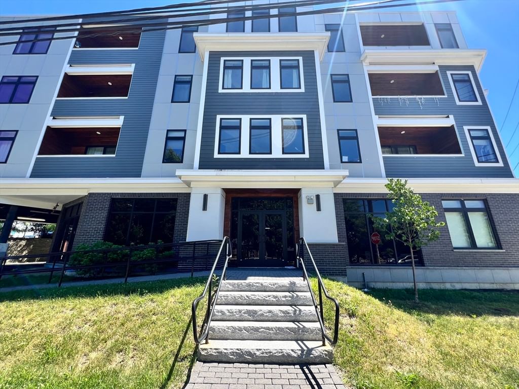 395 Alewife Brook Pkwy #2H, Somerville
