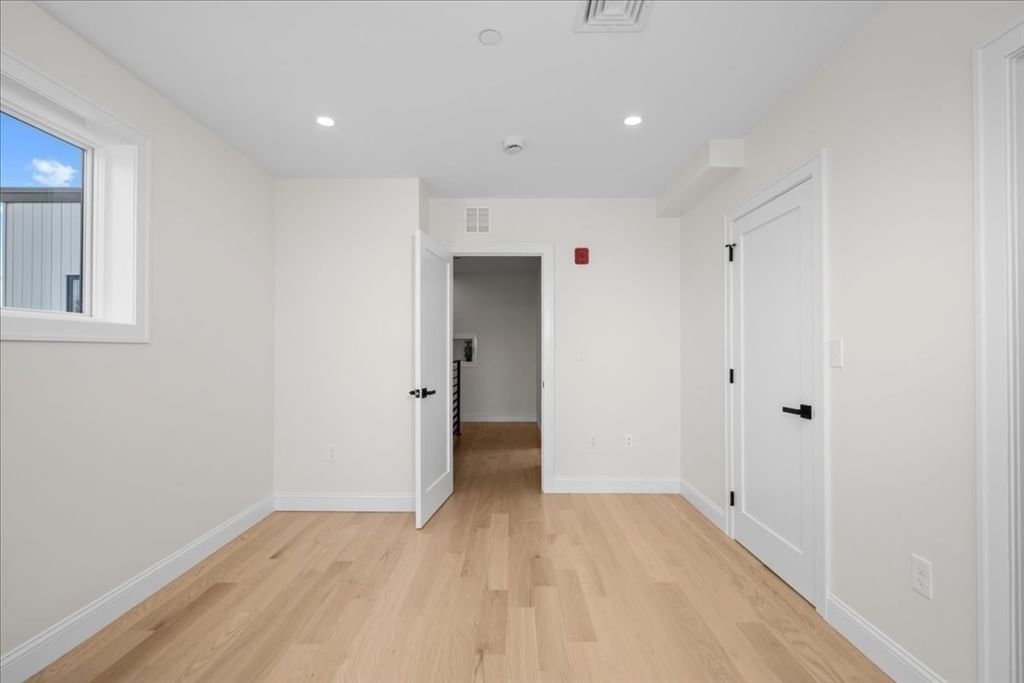 595 Broadway #302 Somerville — Photo 18 of 30