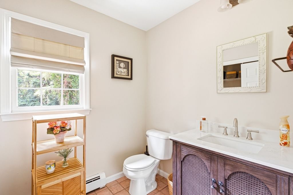 100 Fairway Dr, Halifax, MA 02338 photo 5