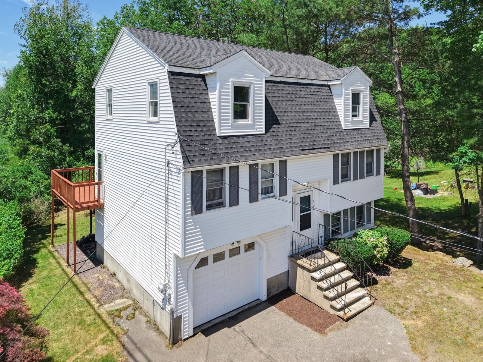 320 North St Tewksbury — Photo 2 of 39