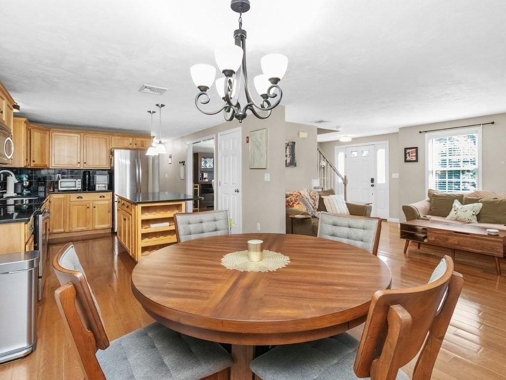 45 Metacomet Avenue Taunton — Photo 8 of 37